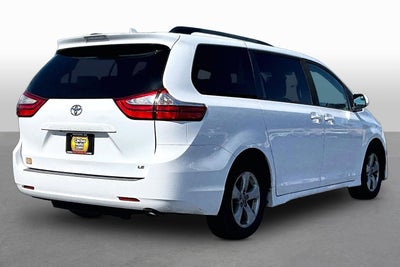 2019 Toyota Sienna LE