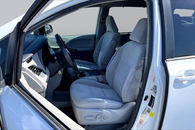 2019 Toyota Sienna LE