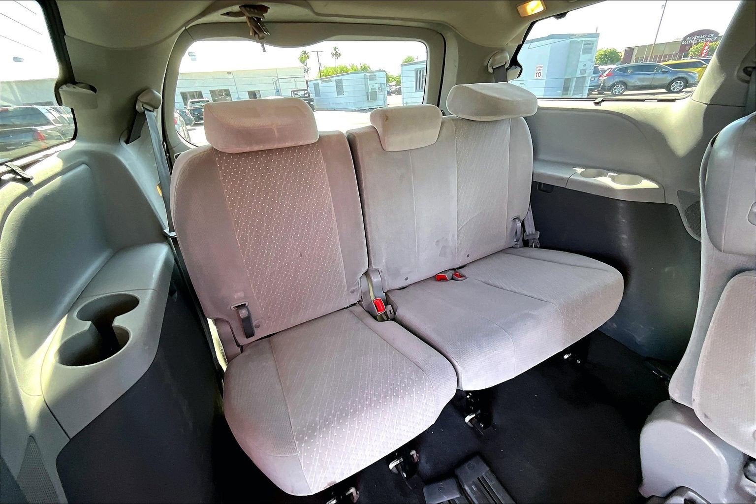 2019 Toyota Sienna LE