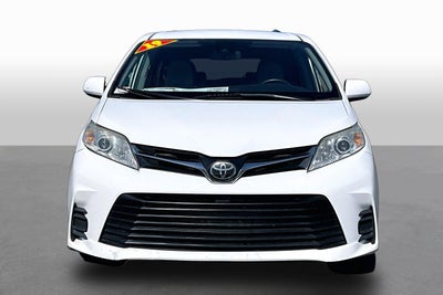 2019 Toyota Sienna LE