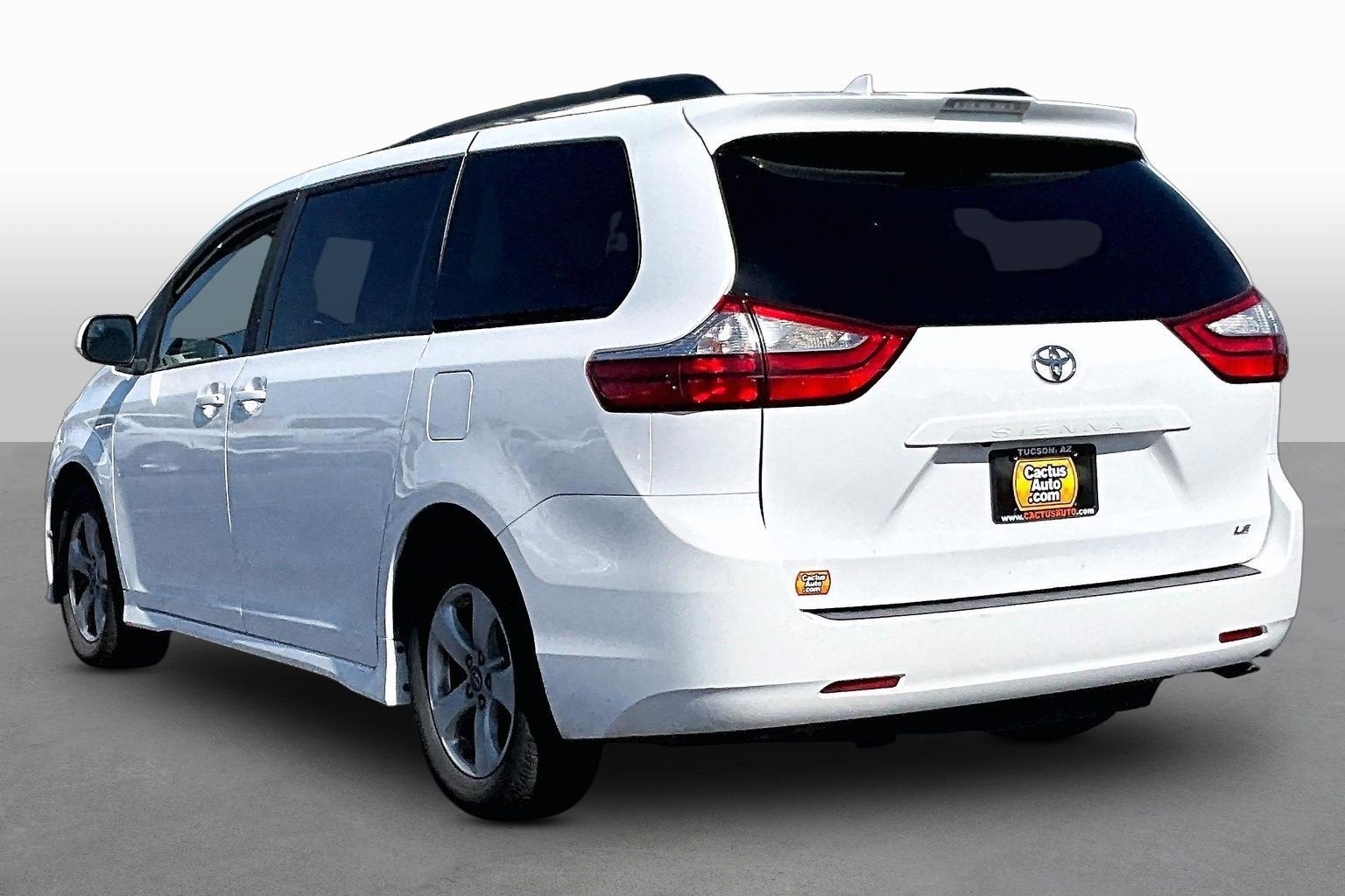 2019 Toyota Sienna LE