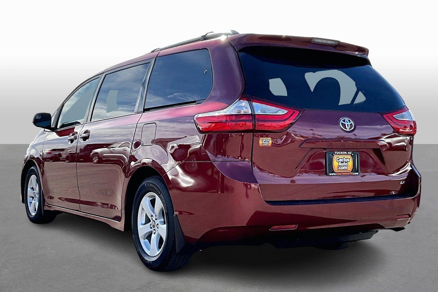 2018 Toyota Sienna LE Auto Access Seat