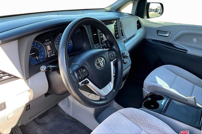 2018 Toyota Sienna LE Auto Access Seat