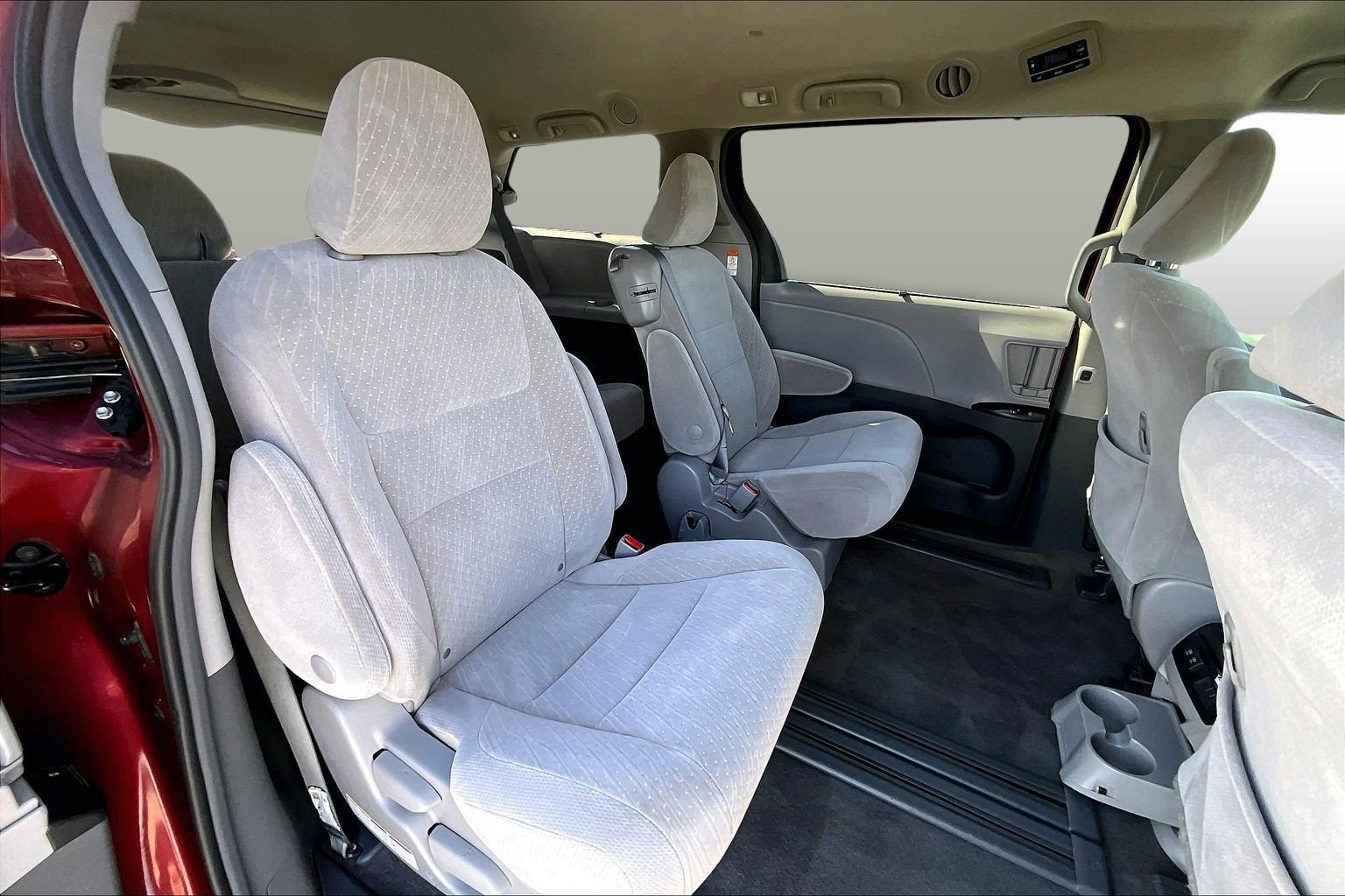 2018 Toyota Sienna LE Auto Access Seat