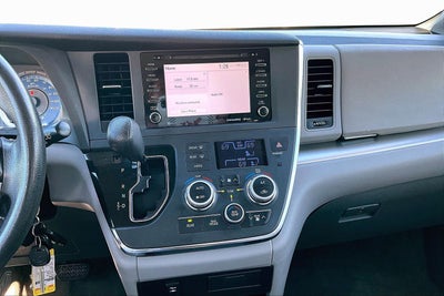 2018 Toyota Sienna LE Auto Access Seat