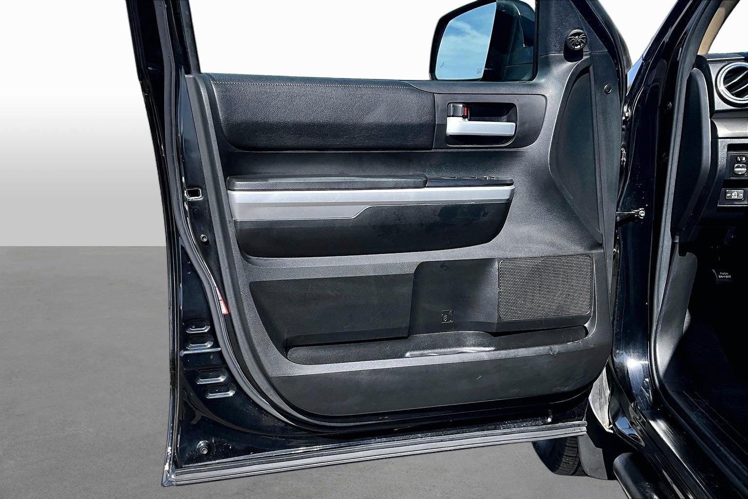 2017 Toyota Tundra 2WD SR5