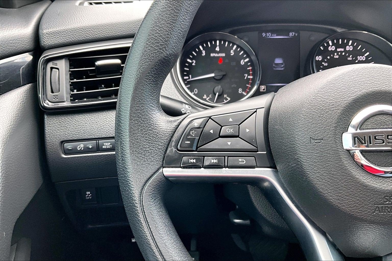 2017 Nissan Rogue Sport SV