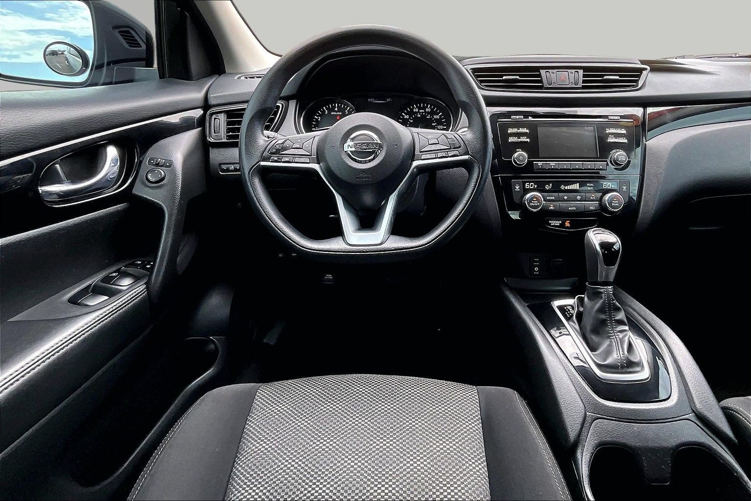 2017 Nissan Rogue Sport SV