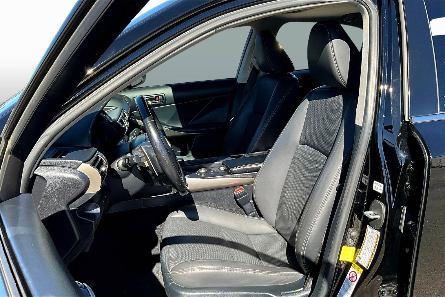 2016 Lexus IS 200t 200t