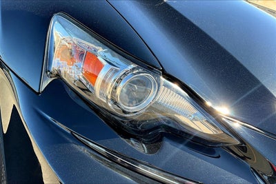 2016 Lexus IS 200t 200t