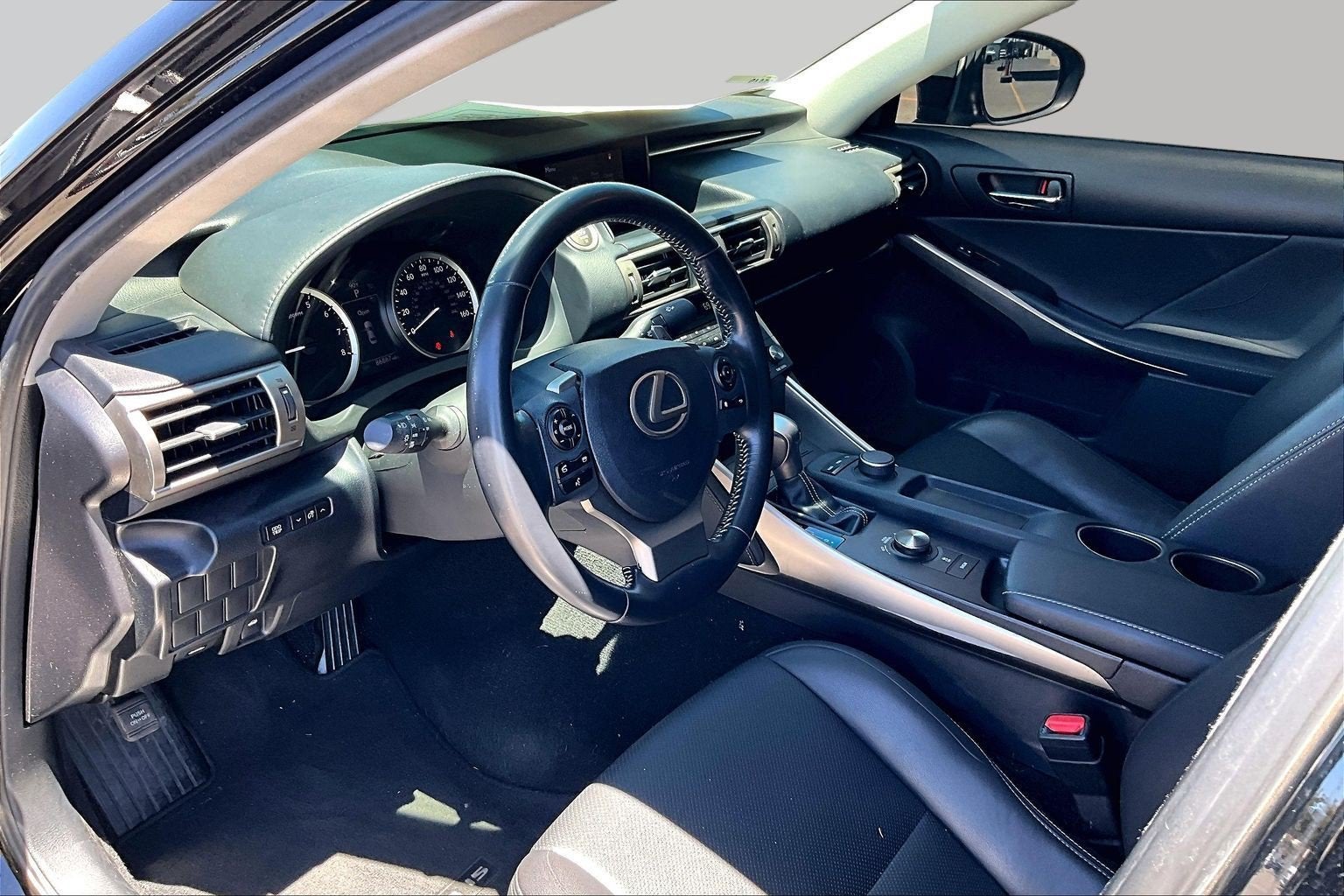 2016 Lexus IS 300 - Photo 12