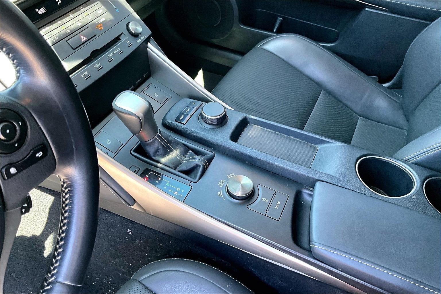 2016 Lexus IS 300 - Photo 13