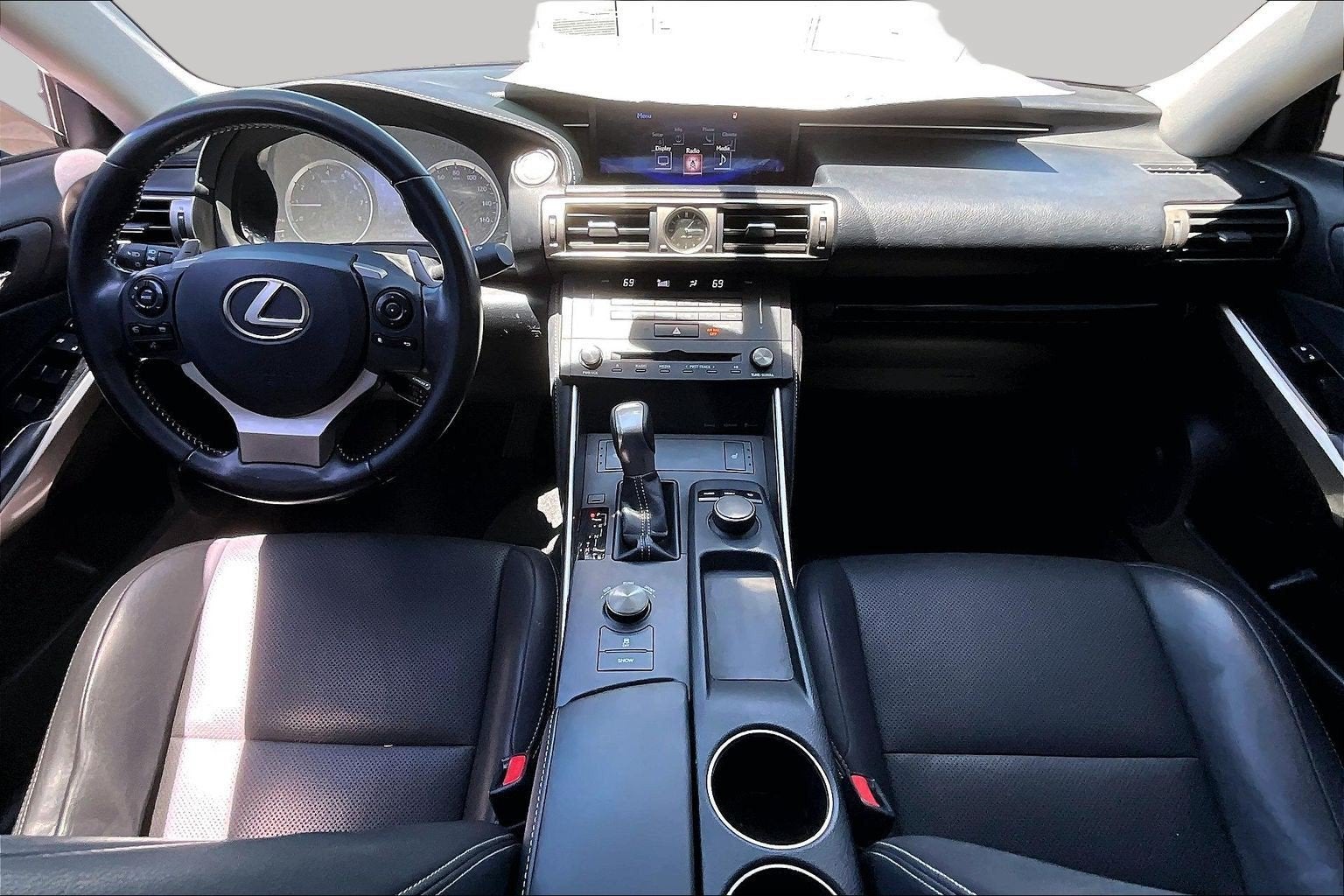 2016 Lexus IS 300 - Photo 14