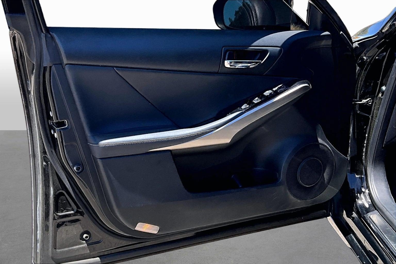 2016 Lexus IS 300 - Photo 17