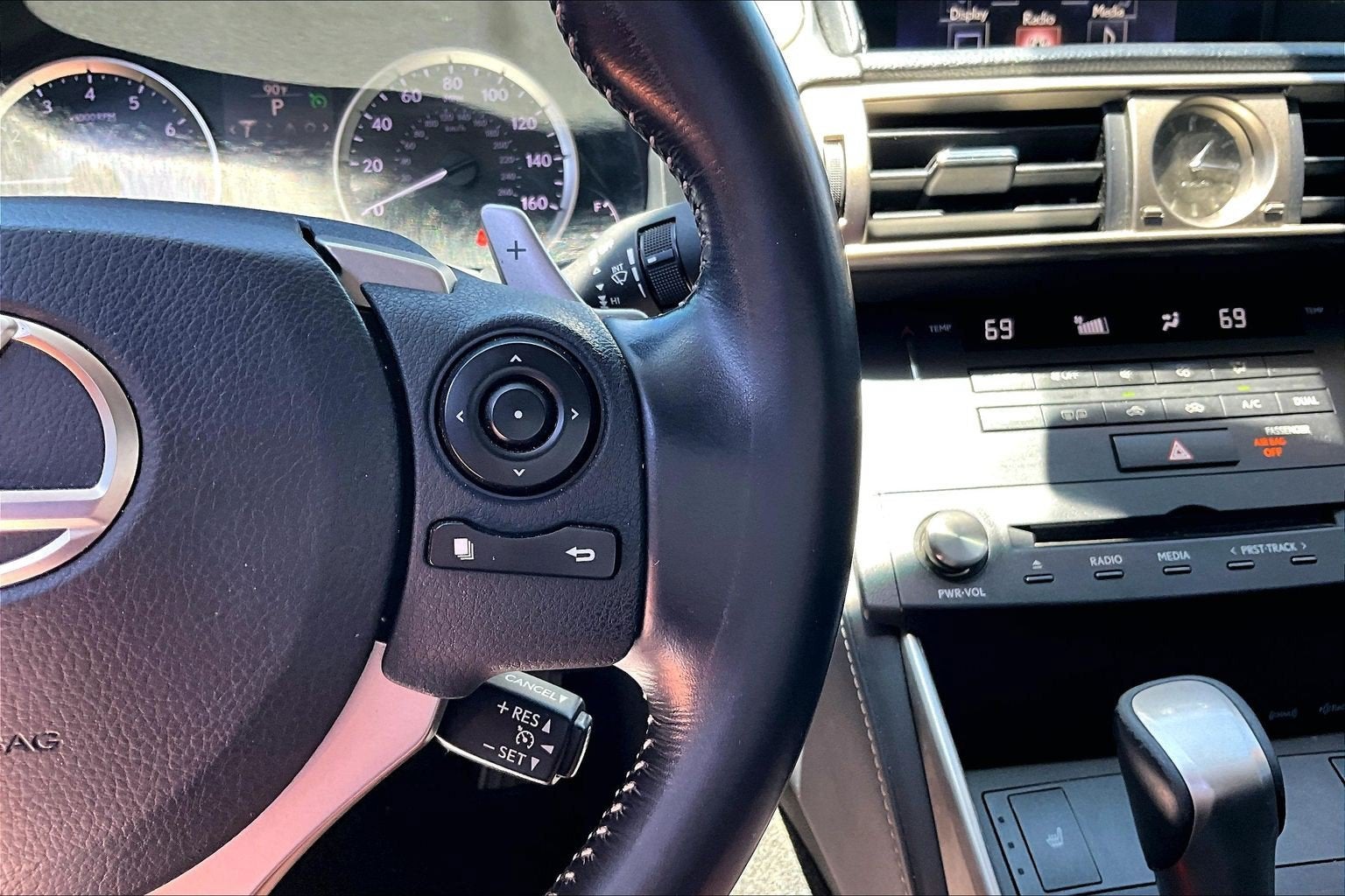 2016 Lexus IS 300 - Photo 20