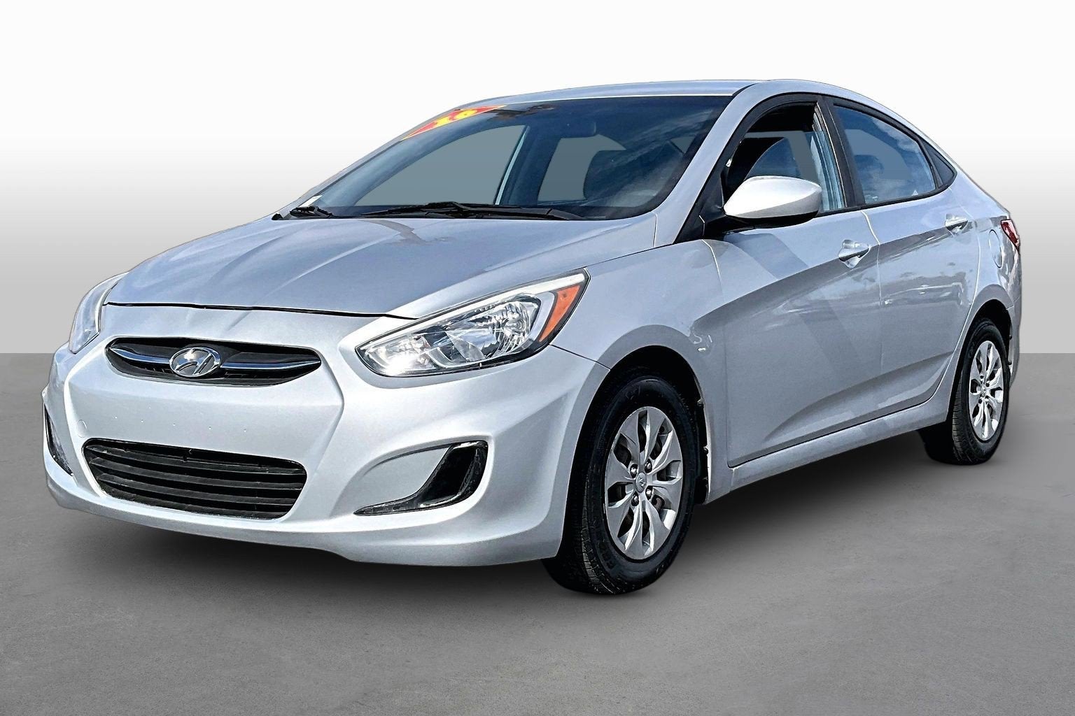 2016 Hyundai Accent SE - Photo 1