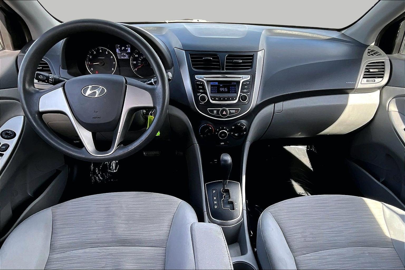 2016 Hyundai Accent SE - Photo 13