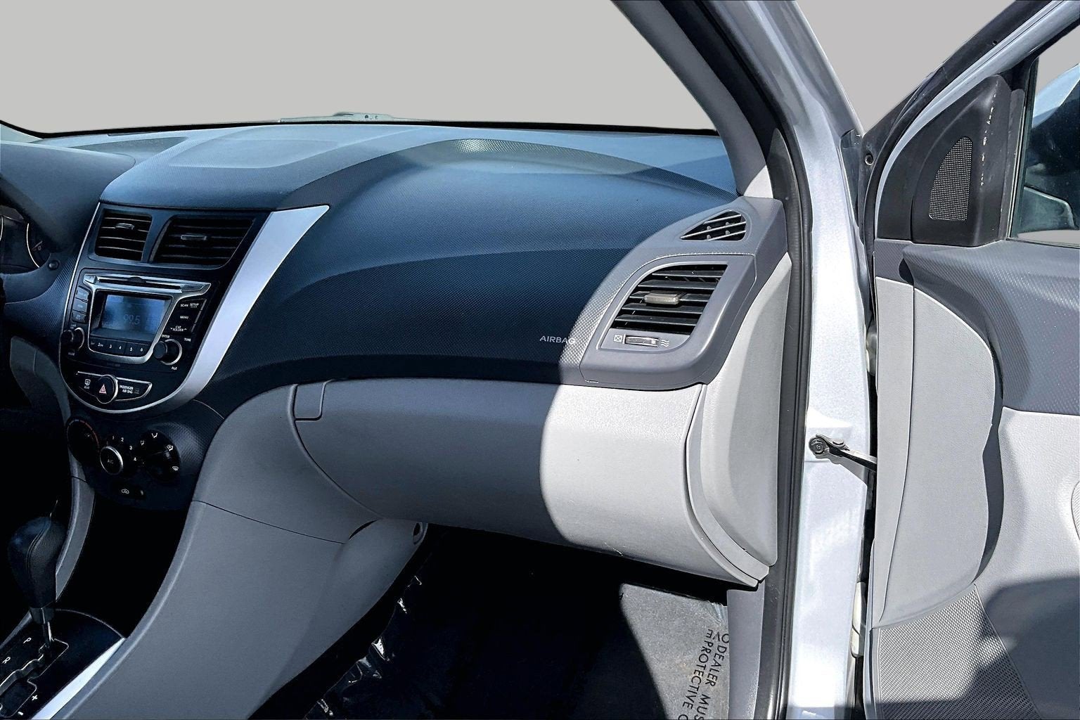 2016 Hyundai Accent SE - Photo 14