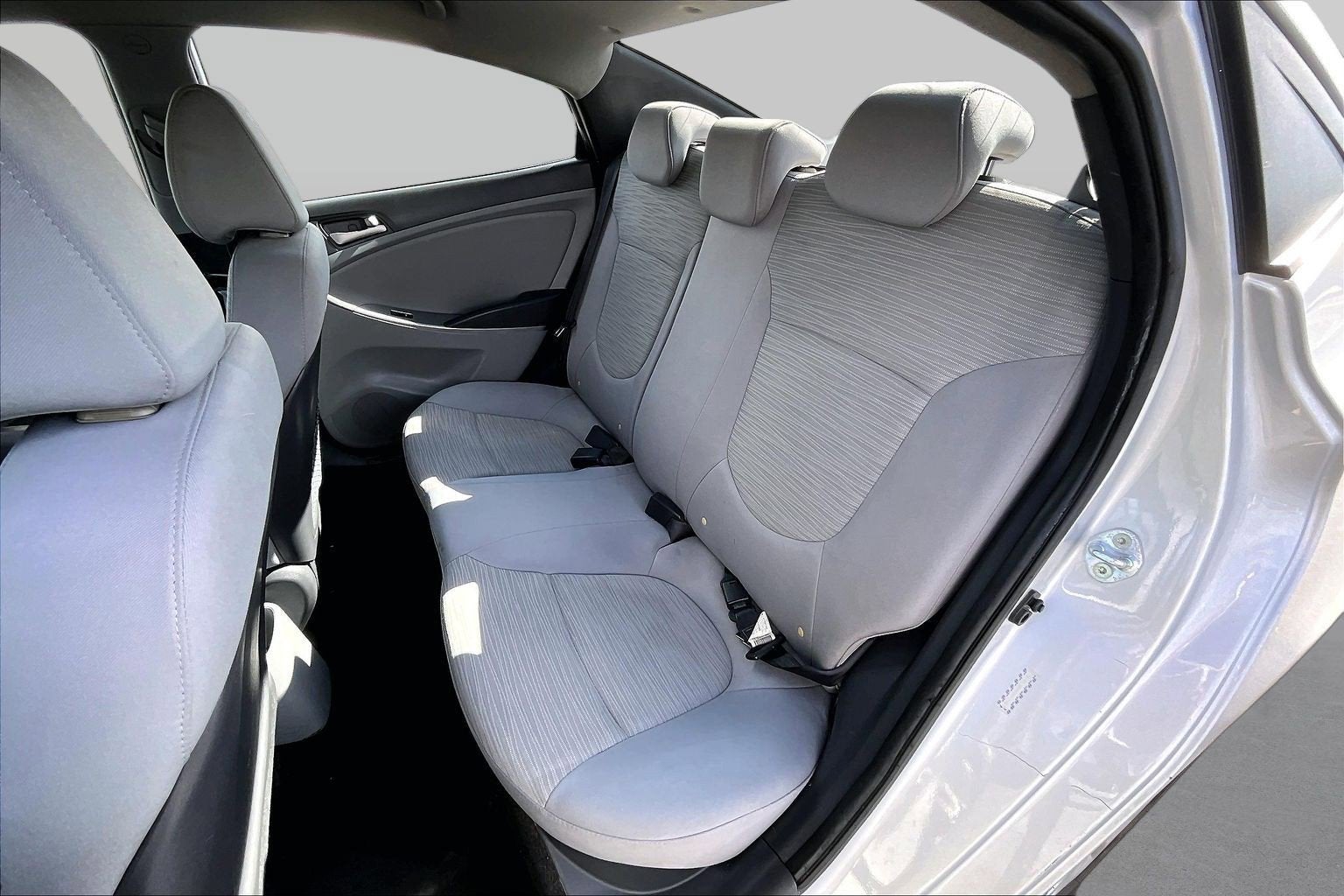 2016 Hyundai Accent SE - Photo 20