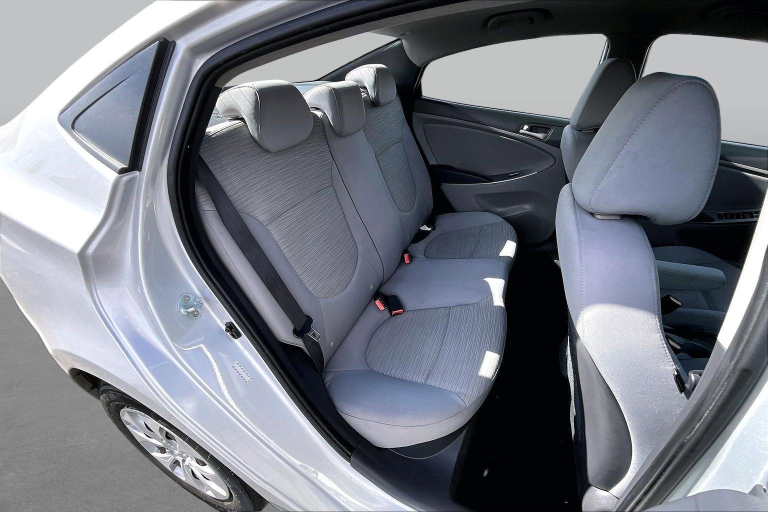 2016 Hyundai Accent SE - Photo 21