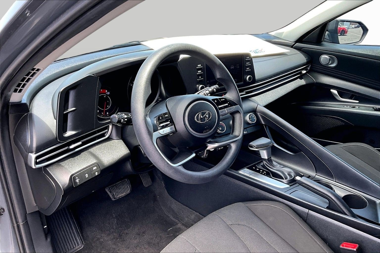2023 Hyundai Elantra SE