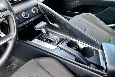 2023 Hyundai Elantra SE