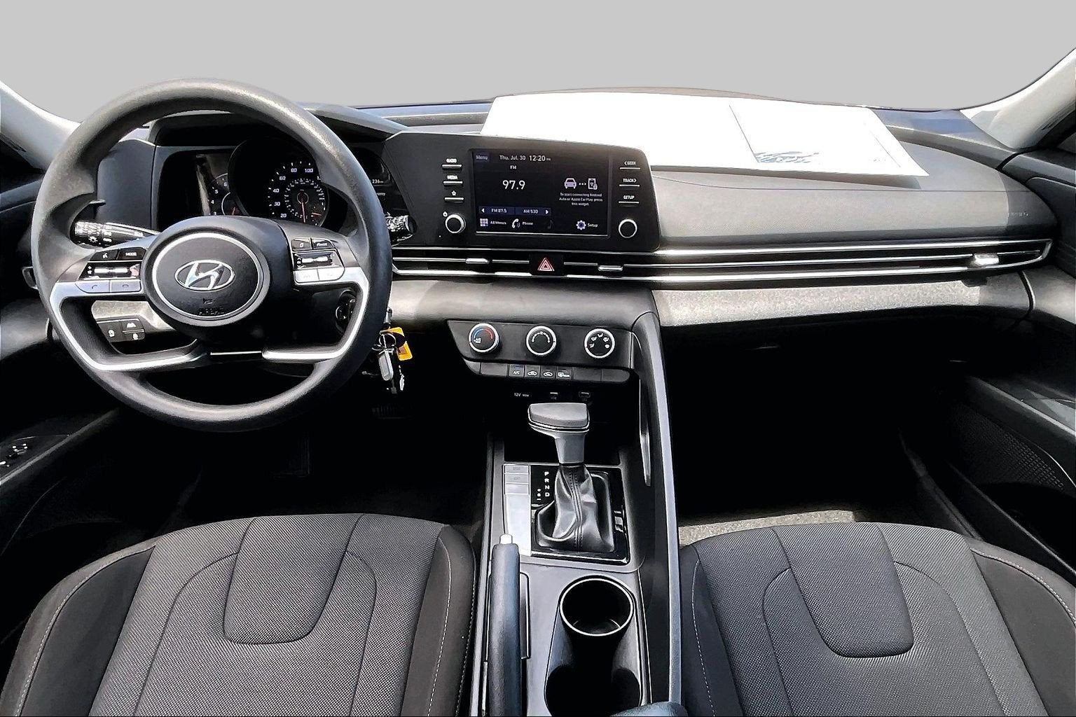 2023 Hyundai Elantra SE