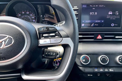2023 Hyundai Elantra SE