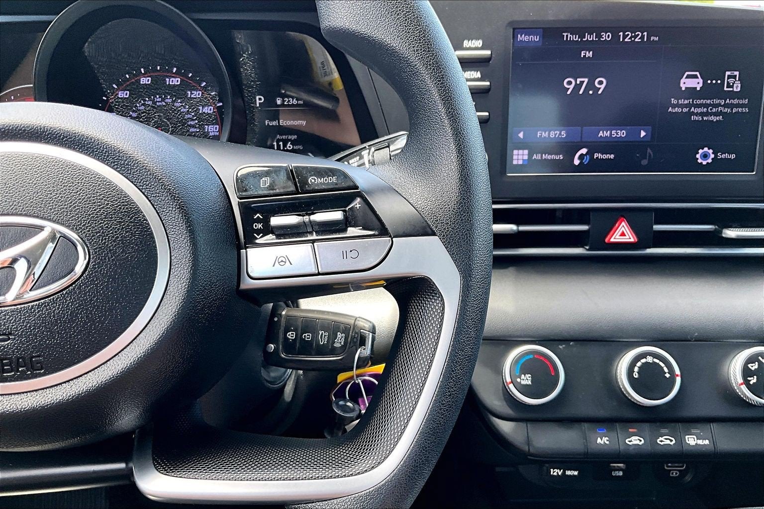 2023 Hyundai Elantra SE