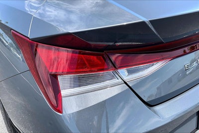 2023 Hyundai Elantra SE