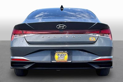 2023 Hyundai Elantra SE