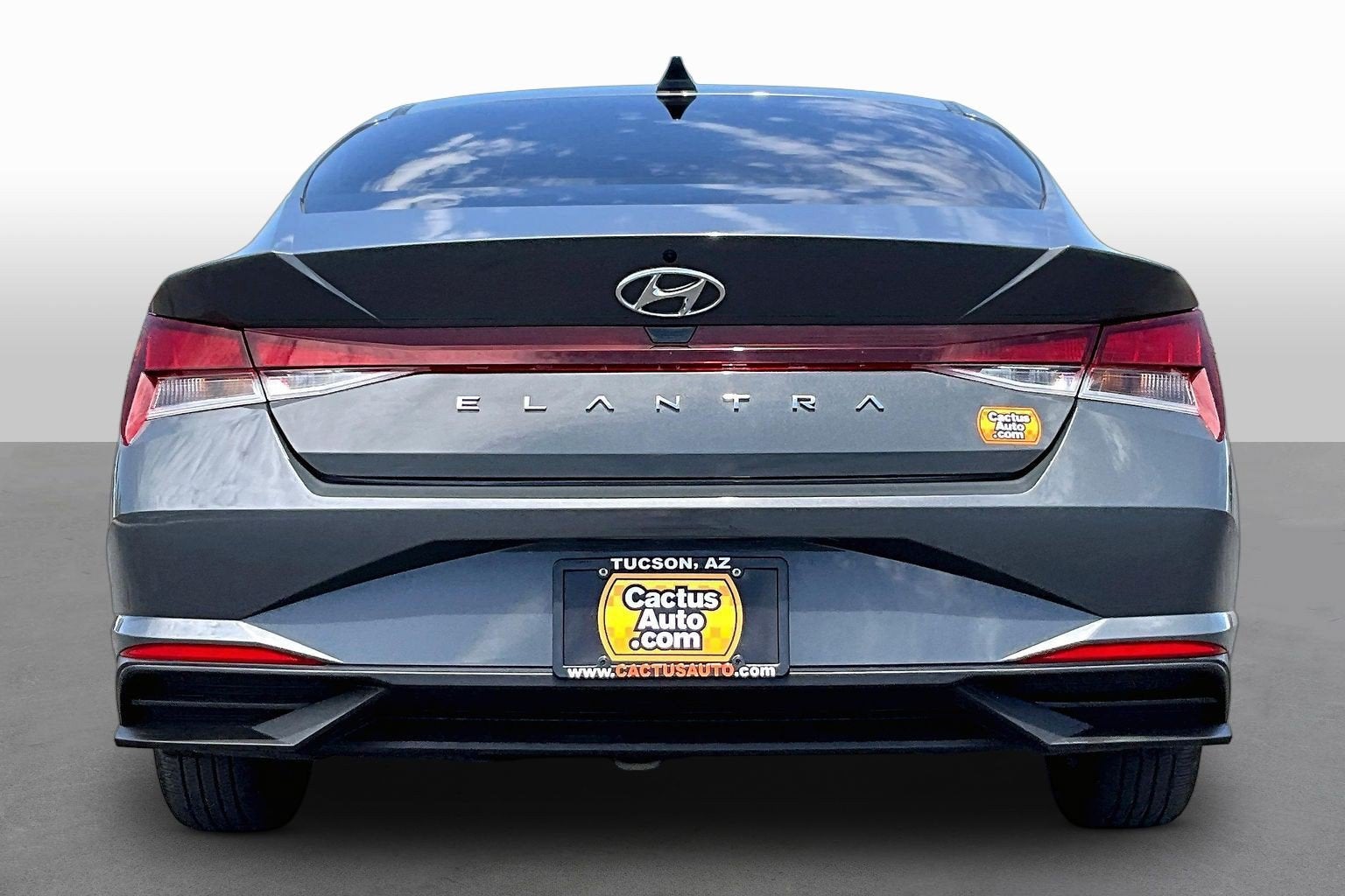 2023 Hyundai Elantra SE