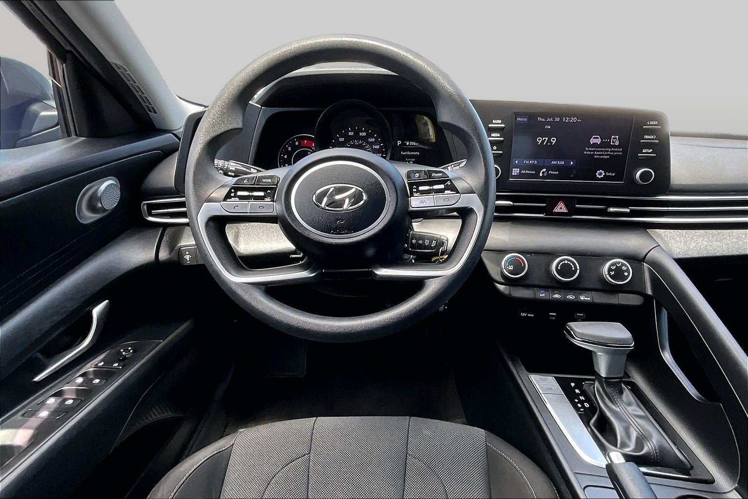 2023 Hyundai Elantra SE
