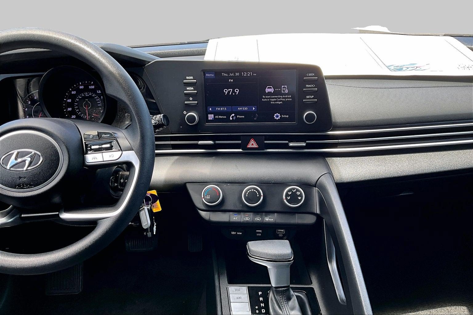 2023 Hyundai Elantra SE