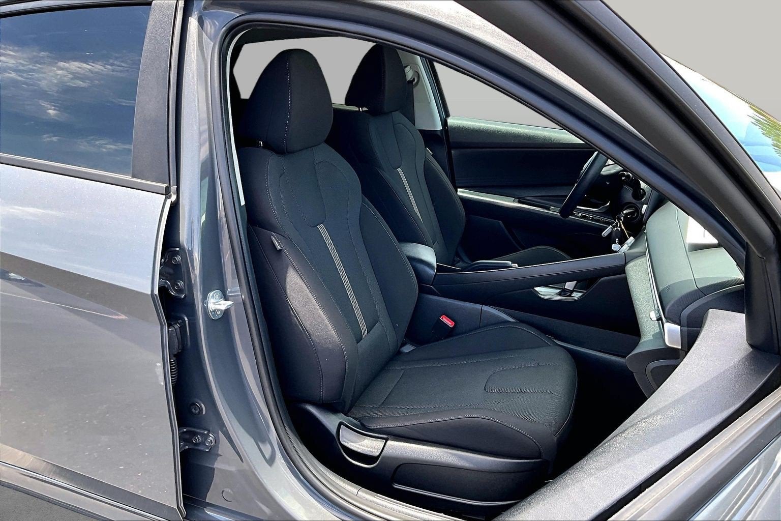 2023 Hyundai Elantra SE