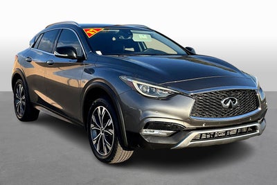 2017 INFINITI QX30 Premium