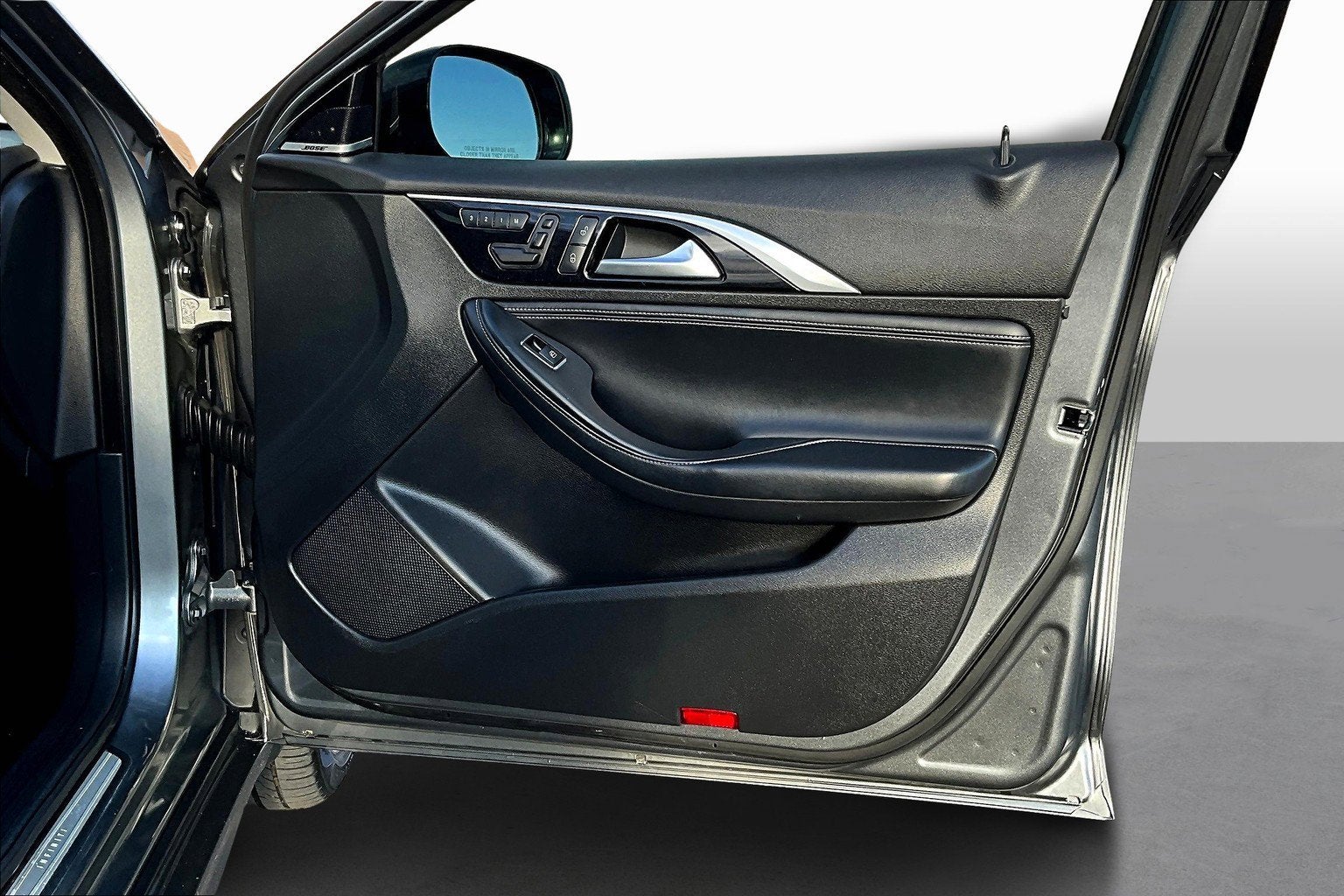 2017 INFINITI QX30 Premium