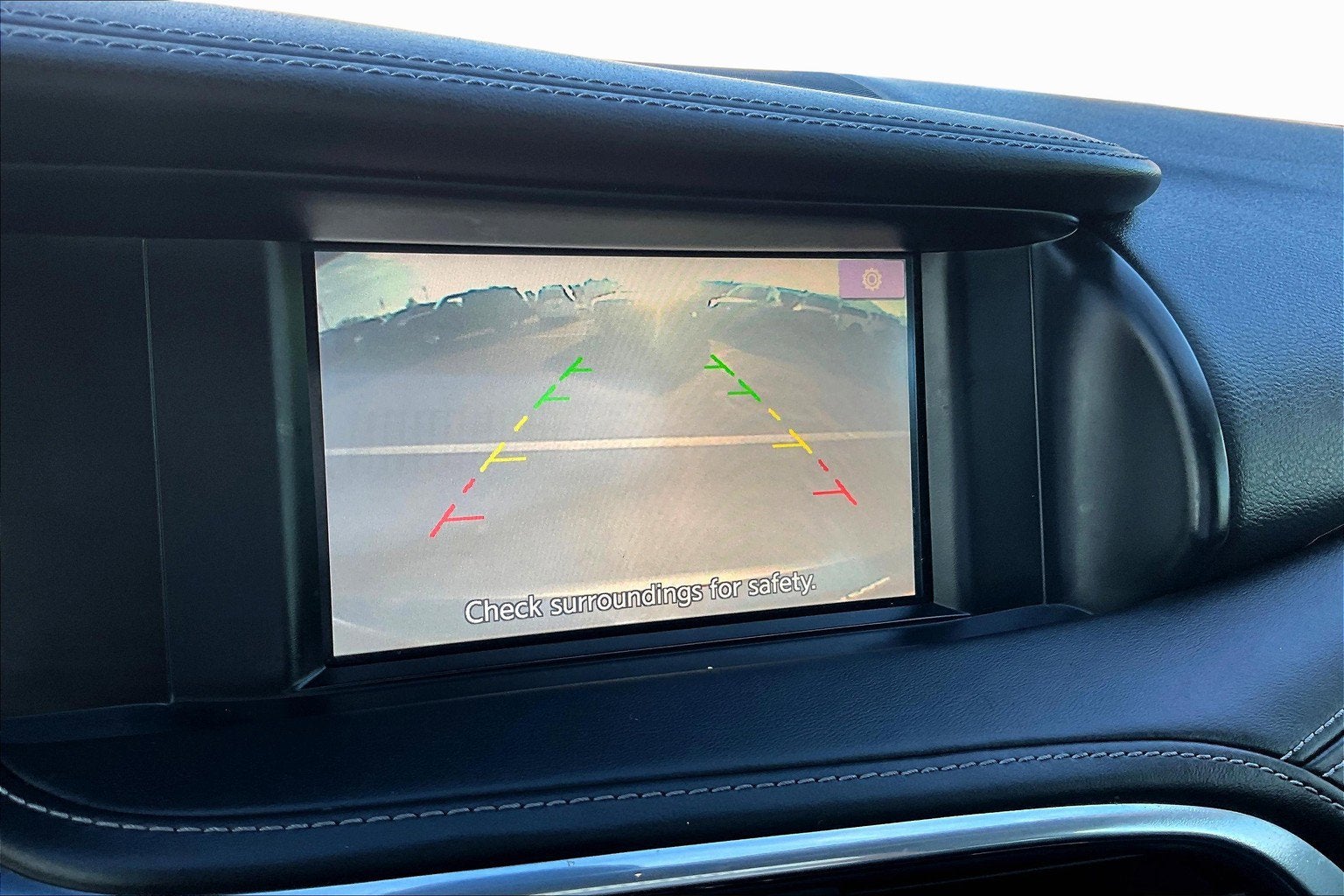 2017 INFINITI QX30 Premium