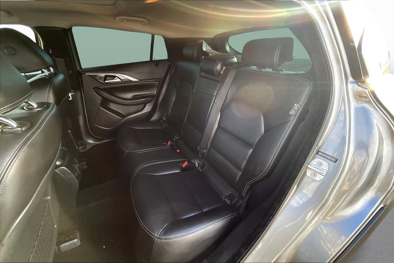 2017 INFINITI QX30 Premium