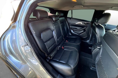 2017 INFINITI QX30 Premium