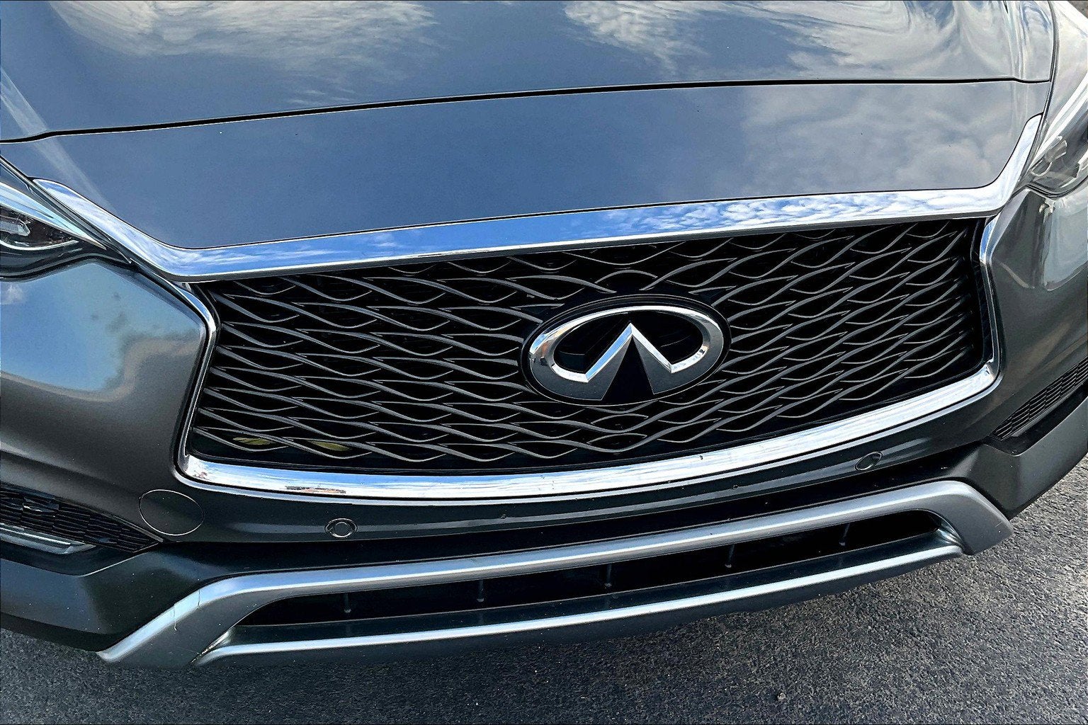 2017 INFINITI QX30 Premium
