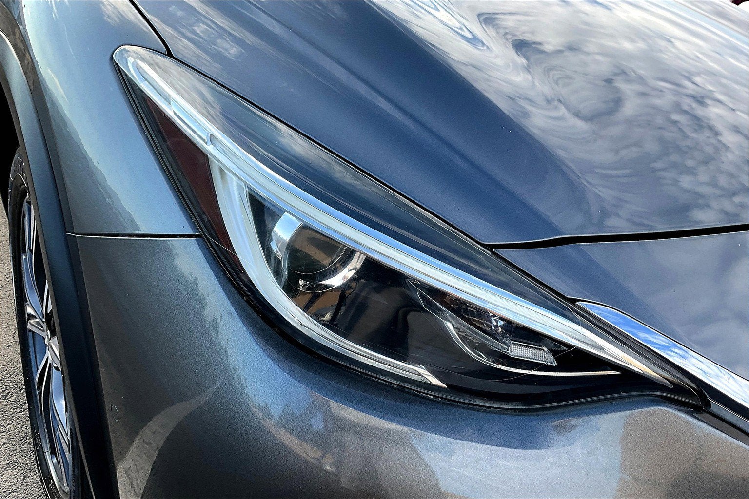 2017 INFINITI QX30 Premium