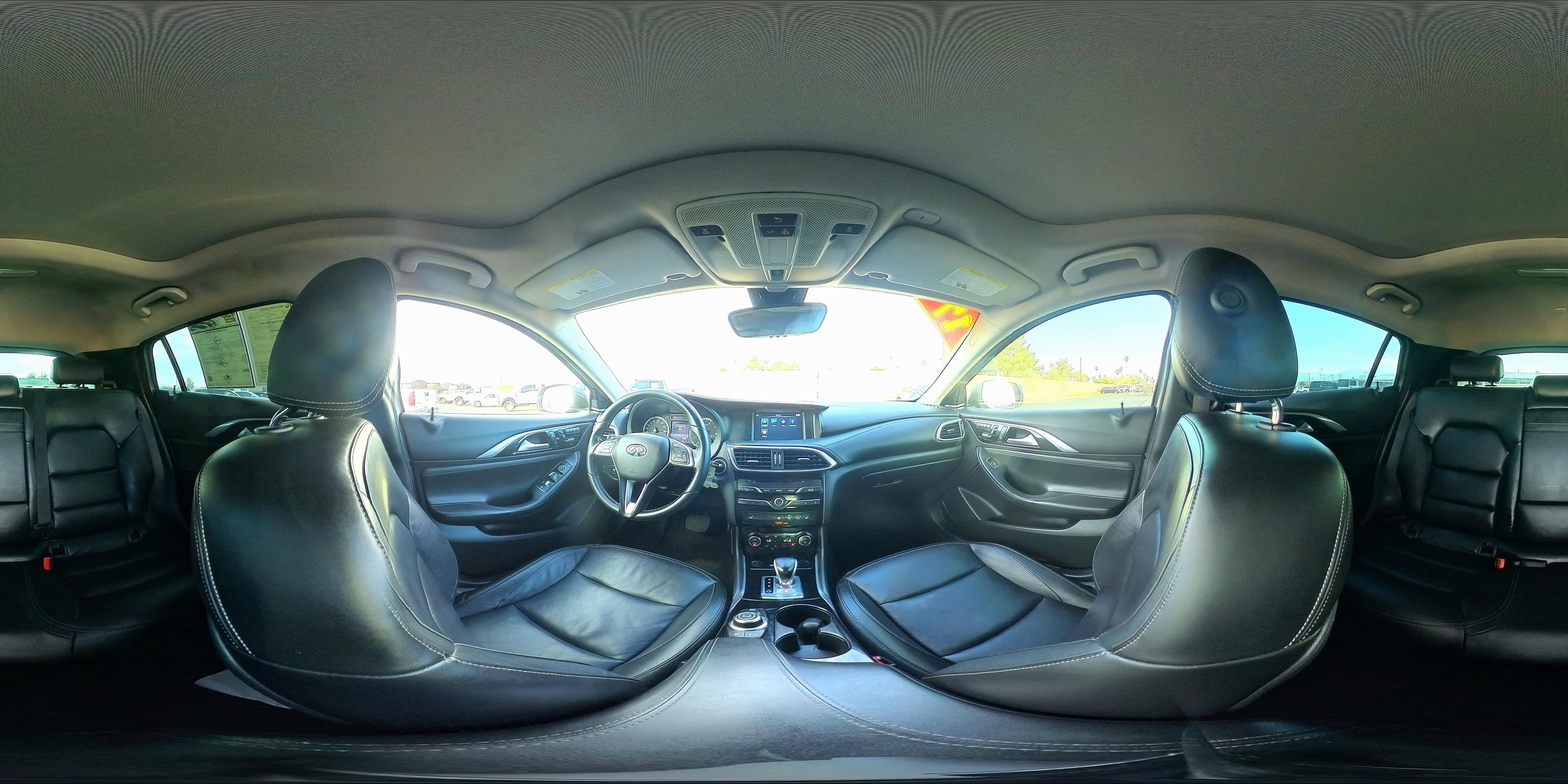 2017 INFINITI QX30 Premium