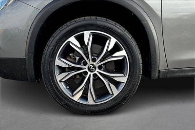 2017 INFINITI QX30 Premium