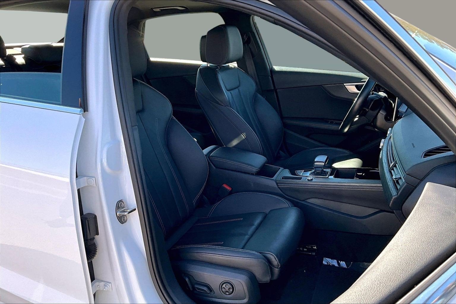 2022 Audi A4 Sedan S line Premium Plus